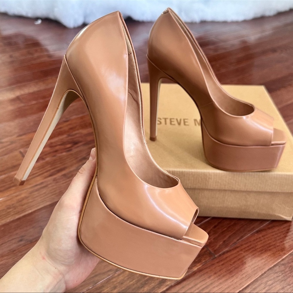 Steve Madden Ives Nude Peep-Toe Platform Heels